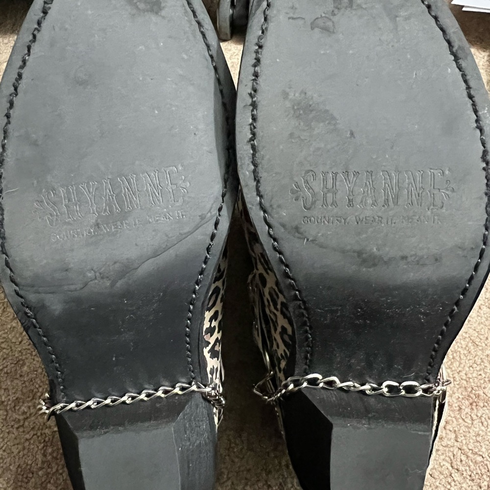 Shyanne leopard print western boots - Picture 3 of 5